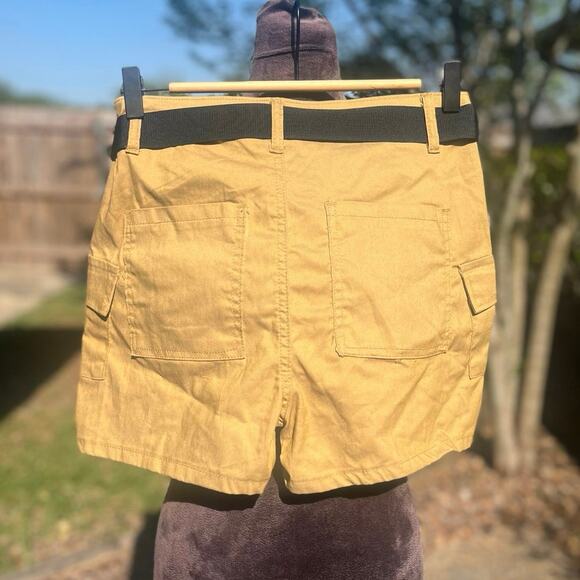 NWT Kreamy Cargo Shorts With Black Belt khaki Sz large - Picture 3 of 7